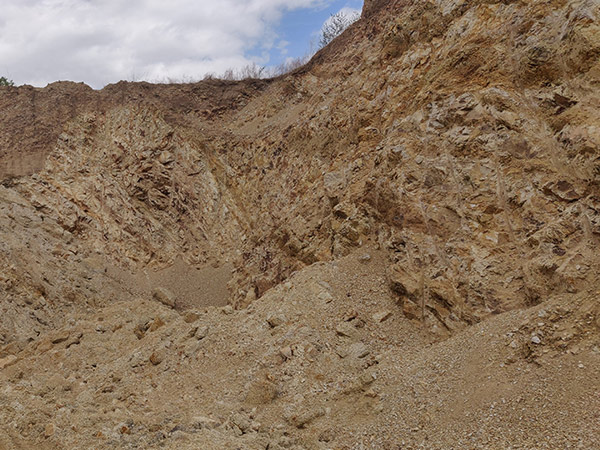 建平璀璨膨潤土